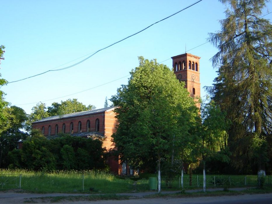 Die Kirchruine von Salesje