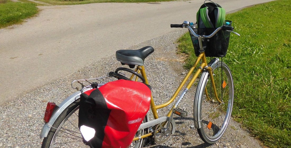 Fahrrad auf einem Weg